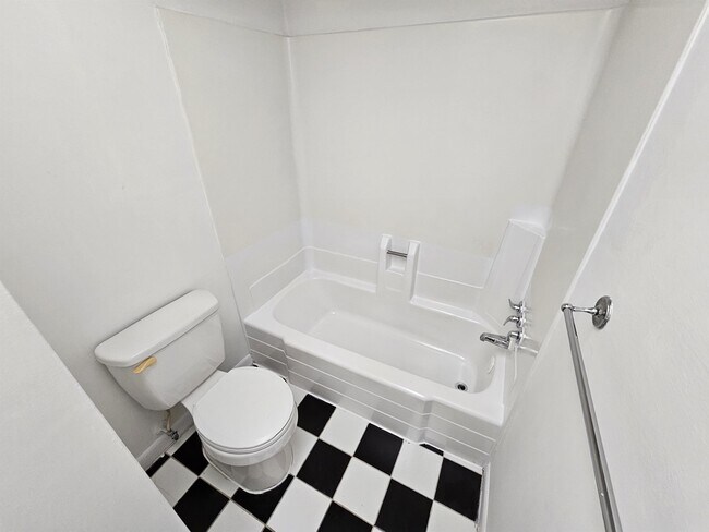 Building Photo - 2800 NW 56th Ave