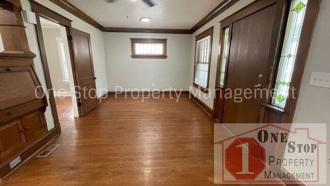 Building Photo - 3 Bedroom 1.5 Bathroom home in Kansas City!