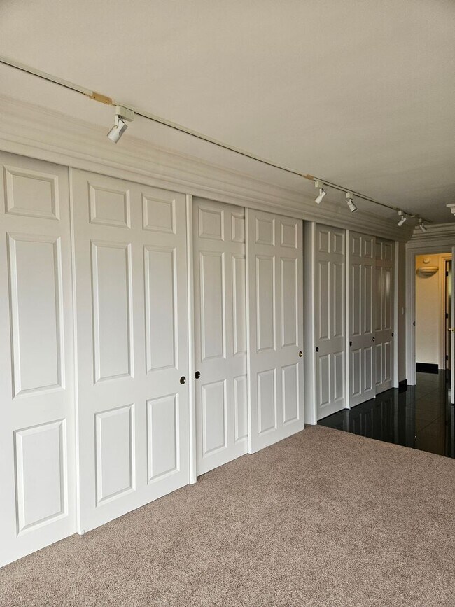 Building Photo - Live at Le Rondelet - Two Bedrooms and Views!