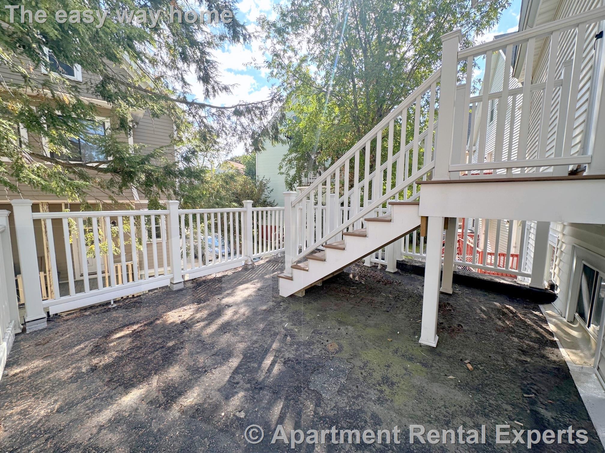 Building Photo - 145 College Ave