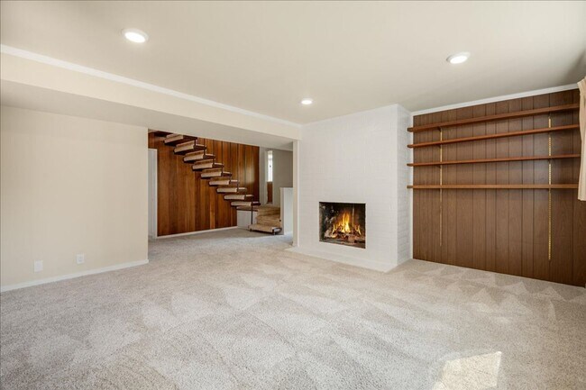 Building Photo - Private Belmont Home | 3 Bed | 3 Bath | 2,272 Sq. Ft.