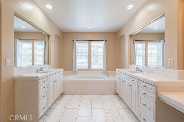 Building Photo - 6535 Park Royal Cir