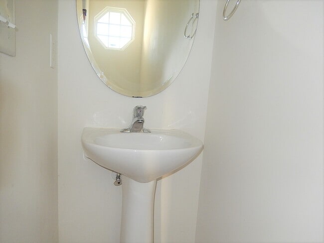 Building Photo - 1421 Springshire Ct