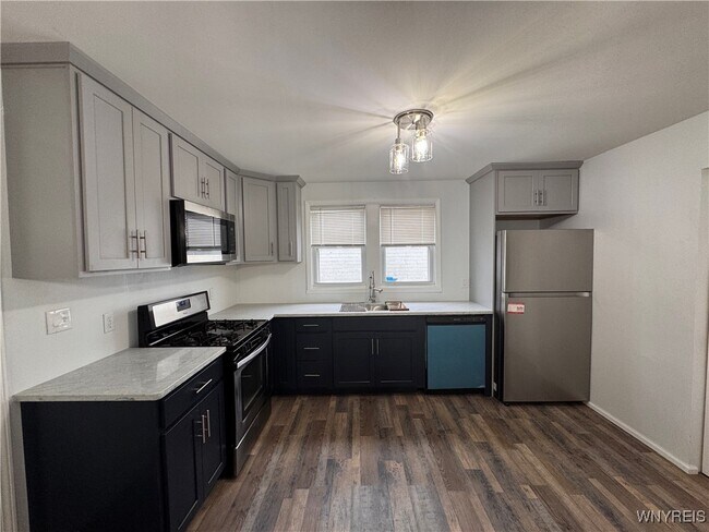 Building Photo - 1133 Hertel Ave