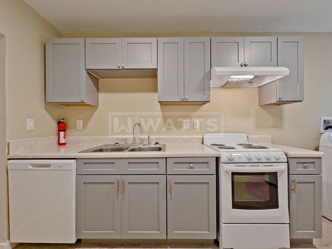 Building Photo - 1022 28th Pl S