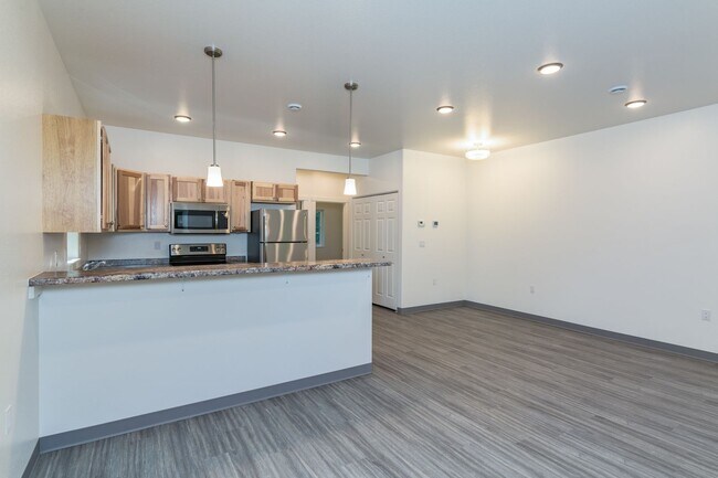 Building Photo - 1240 Shane Ct