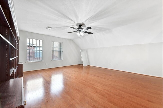 Building Photo - 2510 Pine Brook Dr
