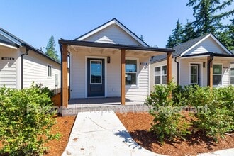 Building Photo - 7919 NE 32nd St