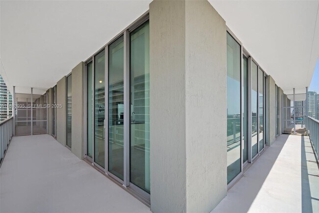 Building Photo - 79 SW 12th St