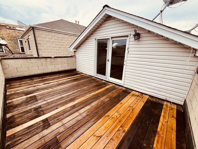Building Photo - Kennelly Properties - 1336