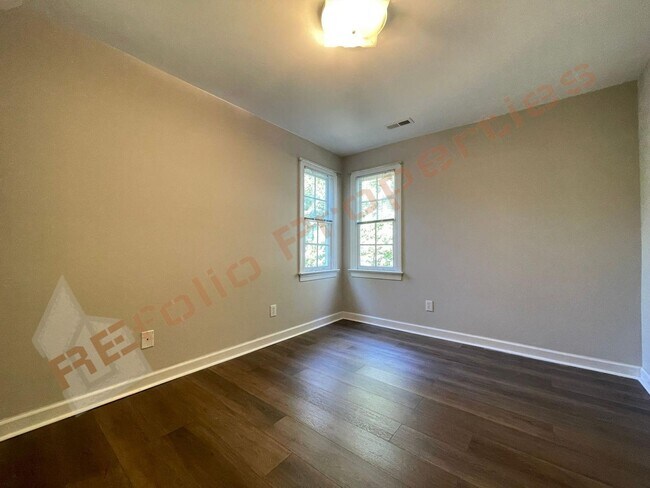 Building Photo - 413 Perry Creek Dr