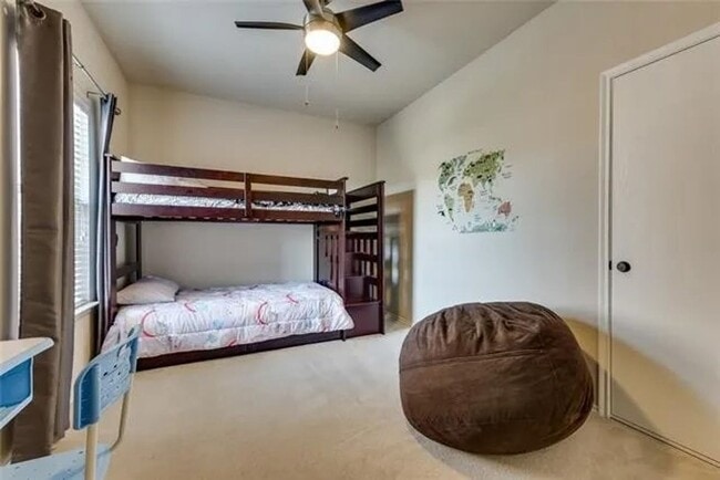 Building Photo - Ready Now- Beautiful 3 bed, 2bath Home Loc...