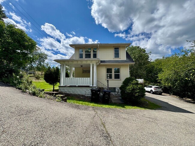 Building Photo - 309 Bellevue Rd