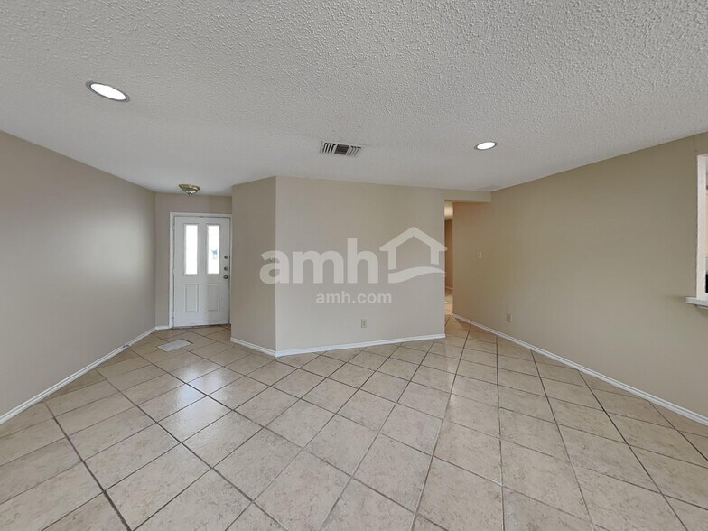 Building Photo - 16635 Blanco Ky