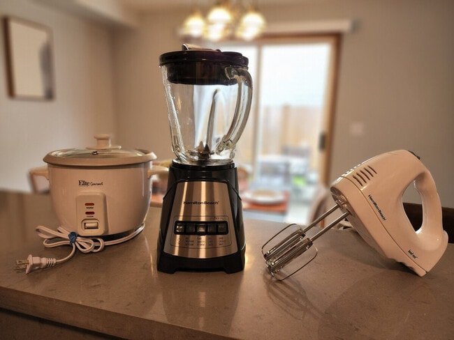 Building Photo - 15904 Admiralty Way