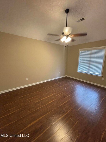 Building Photo - 1705 Cedar Lake Cove