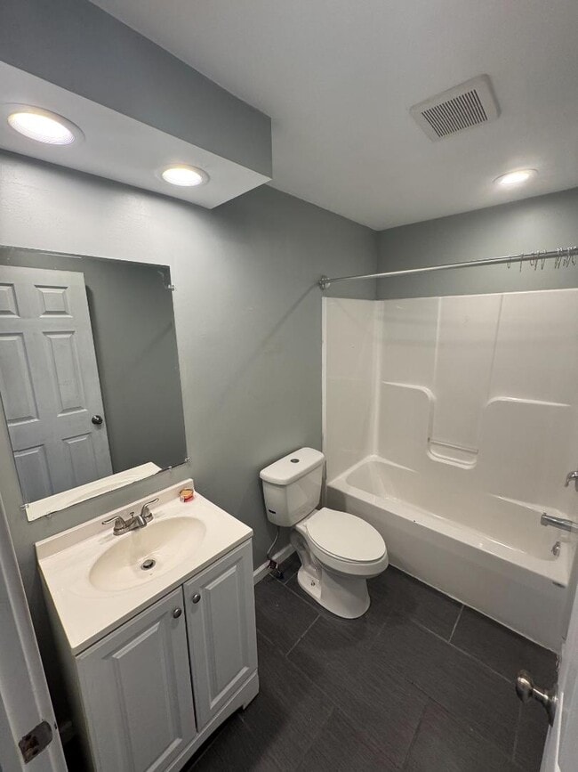 Building Photo - 308 Lockard Ave