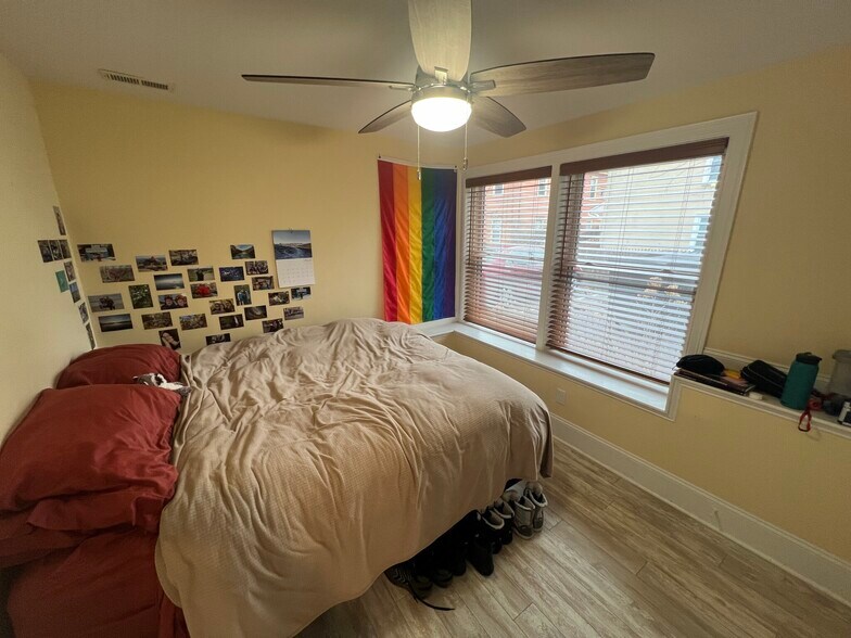 Building Photo - 118 Holland St