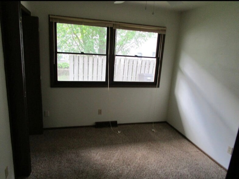 Building Photo - 507 Baker Dr