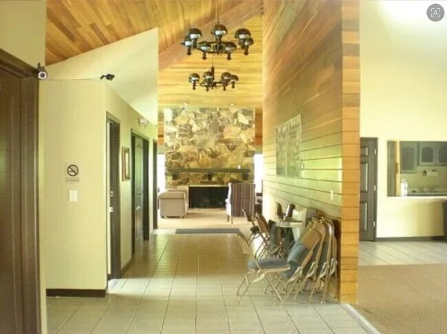 Building Photo - 1340 Ridgewood Ln