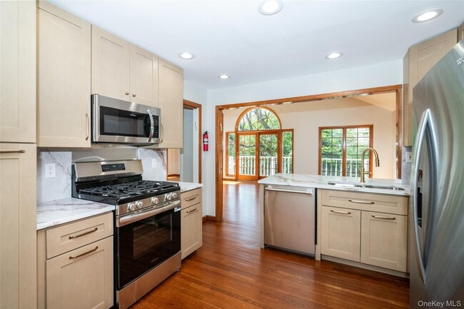 Building Photo - 177 Puritan Dr