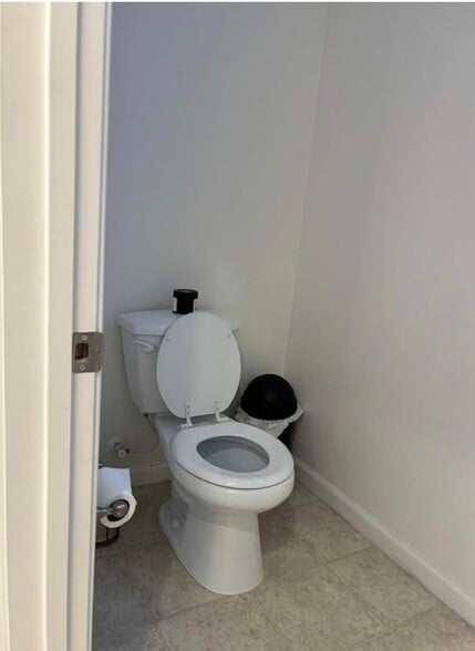 Building Photo - 741 Suzanne Dr