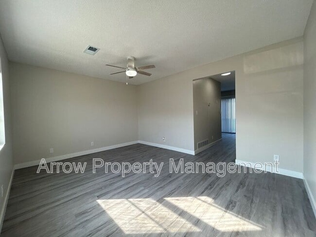 Building Photo - 1302 S Jackson St