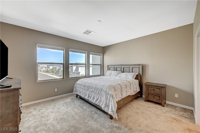 Building Photo - 9864 Kings Glen St