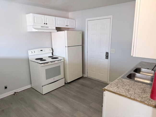 Building Photo - 1416 23rd Ave N