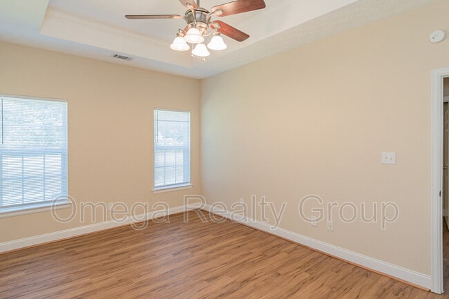 Building Photo - 14 Oakleigh Dr