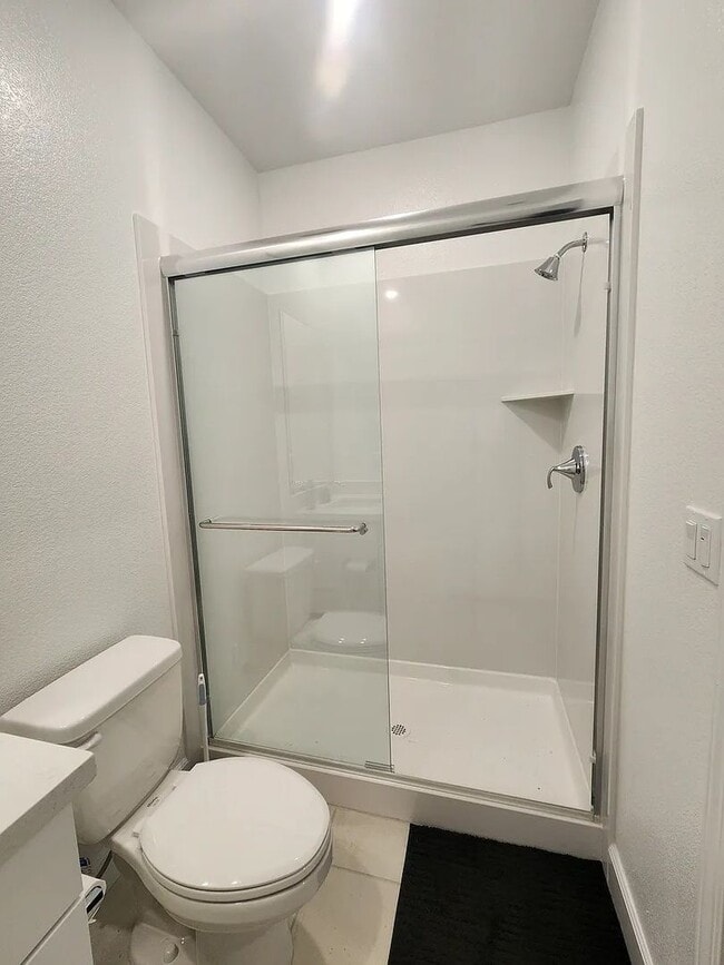 Building Photo - 1BR w/ Utilities Package & Wi-Fi in Stockton