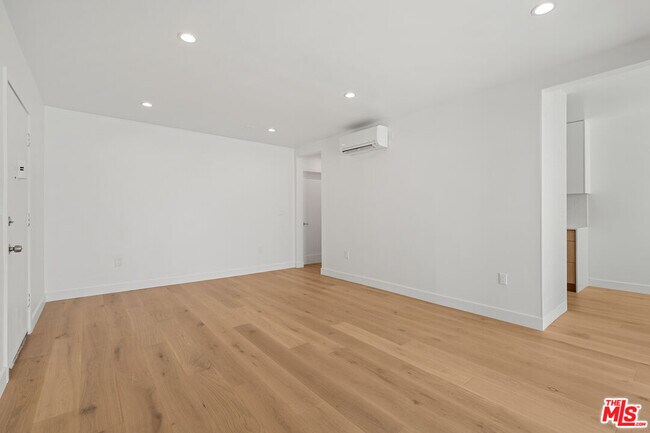 Building Photo - 612 Huntley Dr