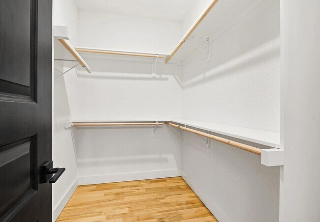 Building Photo - 100-102 Amberwood Ct