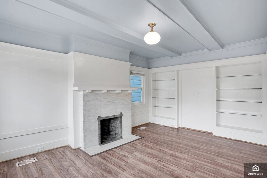 Building Photo - 1035 63rd St