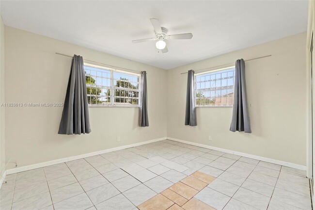 Building Photo - 2502 Funston St