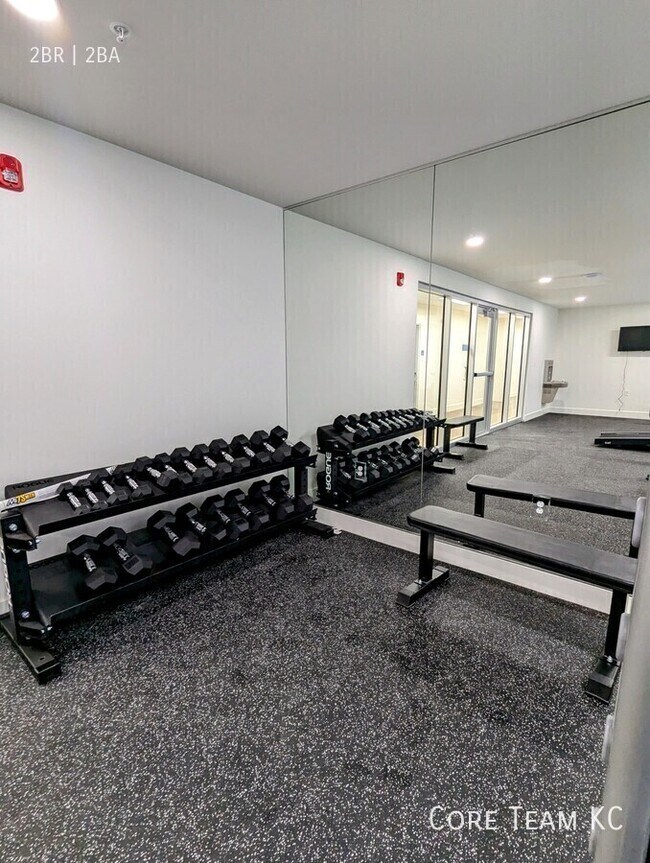 Building Photo - 3100 E Gillham Plaza