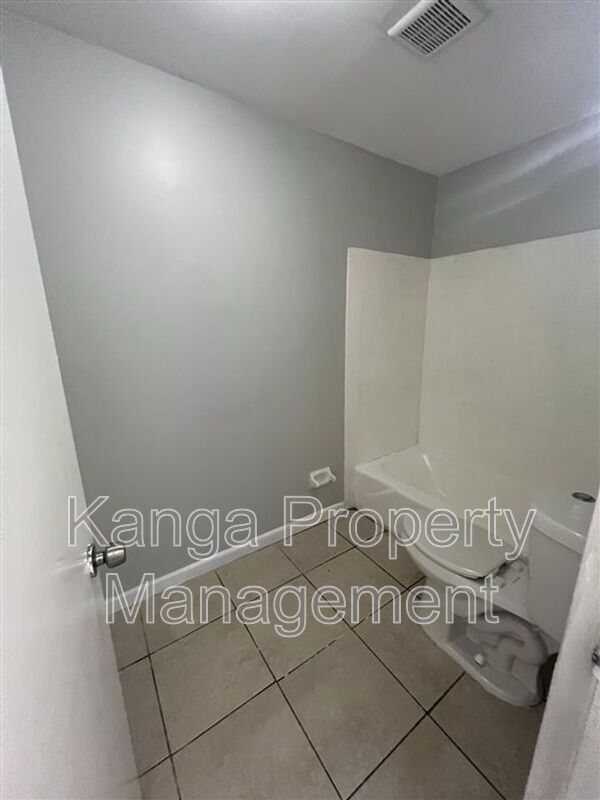 Building Photo - 3206 Louisiana Ave