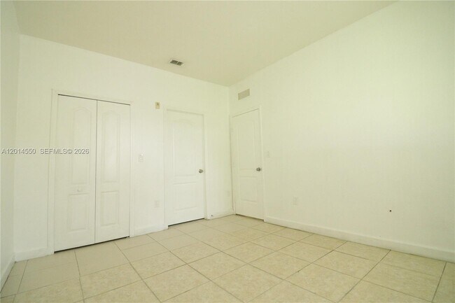Building Photo - 1568 SE 26th St