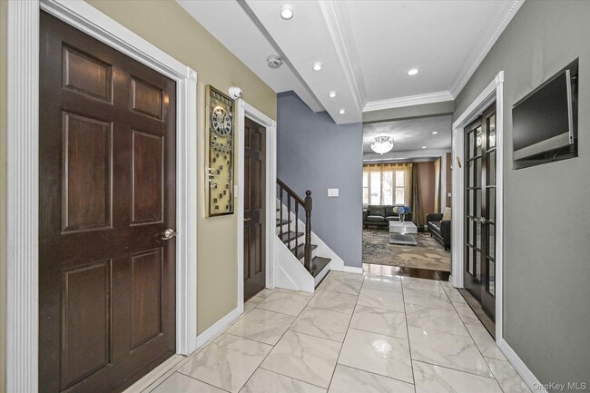 Building Photo - 85-16 Abingdon Rd