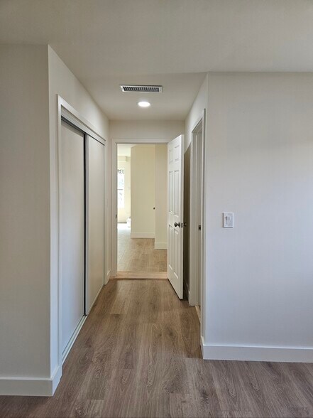 Building Photo - 2315 S Spaulding Ave