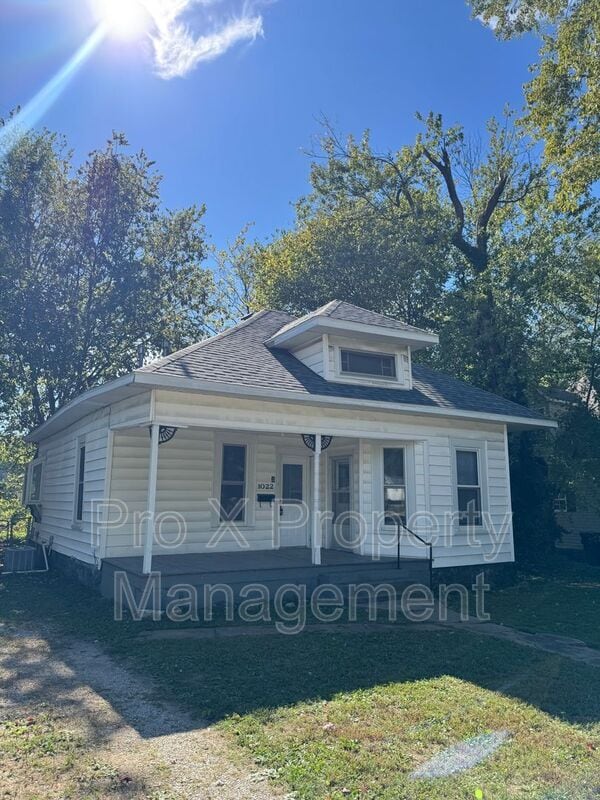 Primary Photo - 1022 W Calhoun St