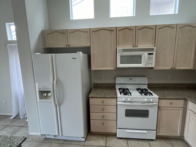 Building Photo - Lovely Gated Townhome Single Story Community.