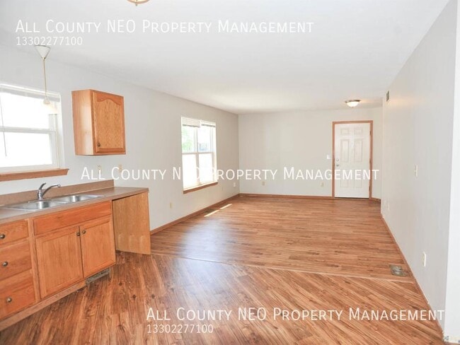 Building Photo - 1641 Coventry Rd