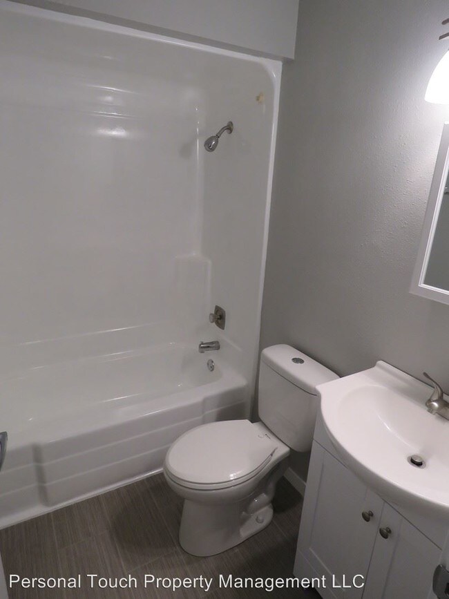 Building Photo - 717 30th St N