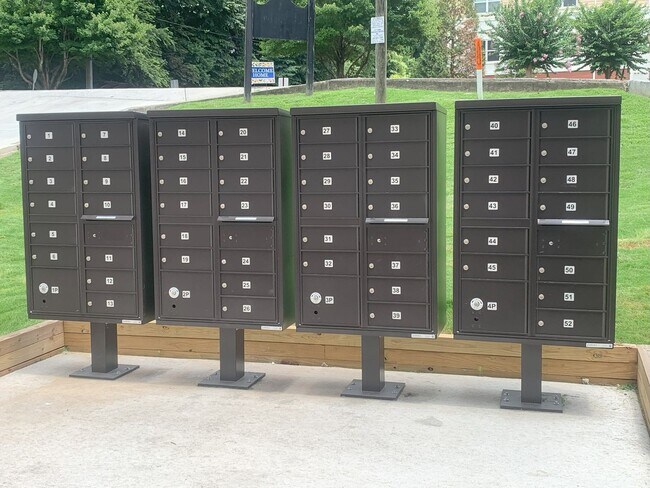 Building Photo - Elite Plus 2 Bedroom Apartments in Atlanta, GA | Fully Renovated 750 Sq Ft Floor Plan at Monteleo...