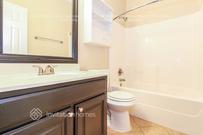 Building Photo - 2218 Summer Brook Dr