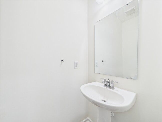 Building Photo - 2843 Yeager Dr NW