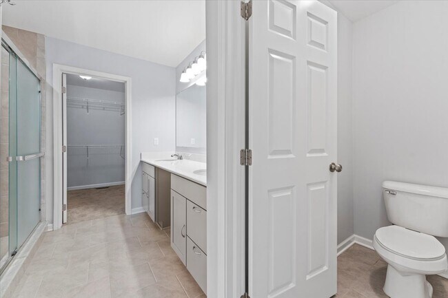 Building Photo - 928 Leafdale Dr