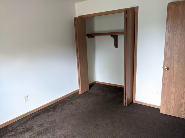 Building Photo - 119 Bambi Ct