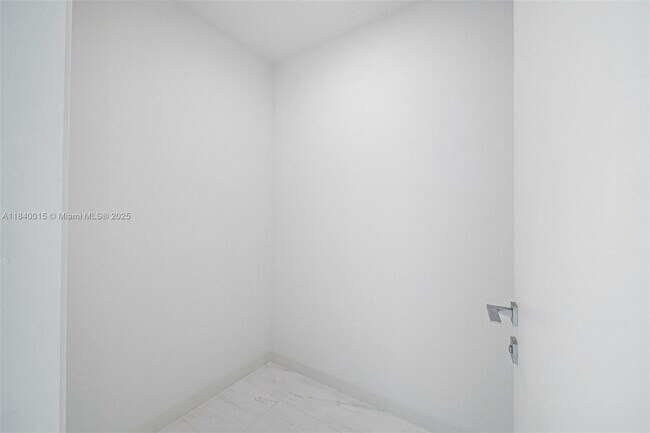 Building Photo - 300 Biscayne Blvd Way